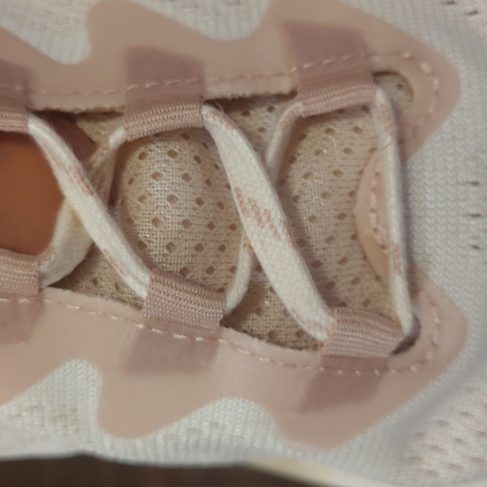 NEW! Hoka Kawana 2.Colour: vanilla /sandstone. Size 10 B - Picture 12 of 15